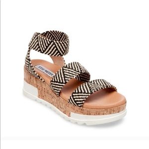 Steve Madden Flatform Bandi Strap Kabel Sandal